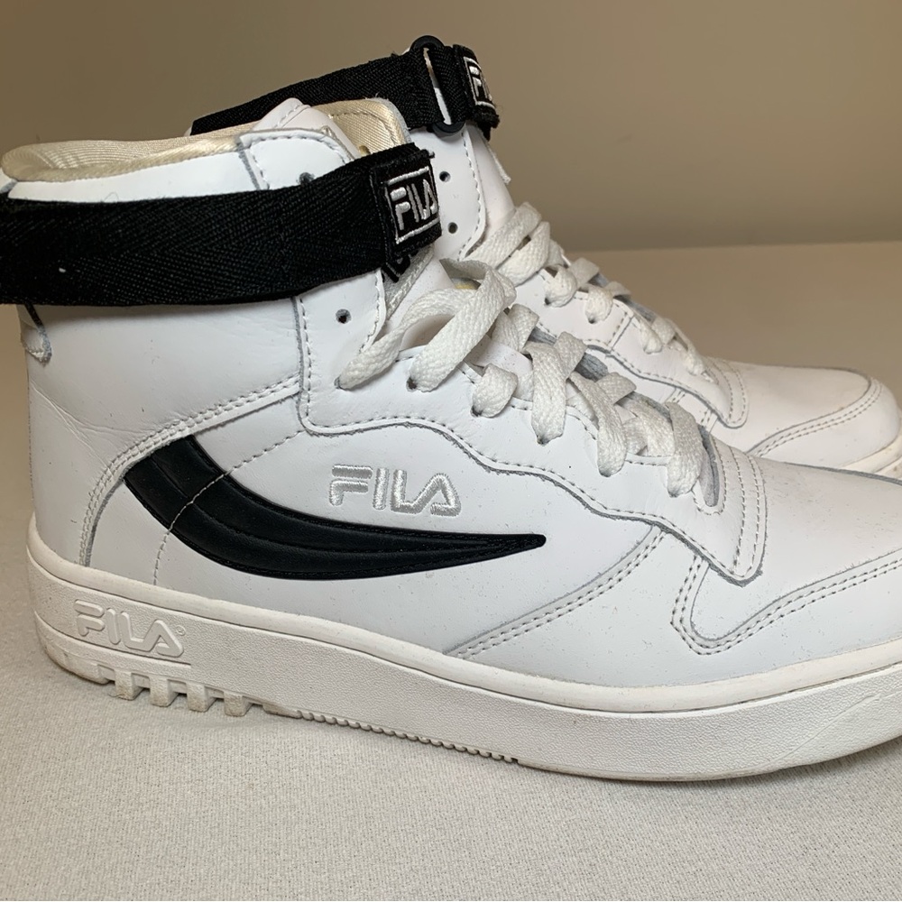 Fila FX-100 women’s size 9 White and Black High-Top Shoes Sneakers